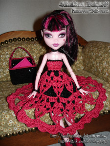 Draculaura’s Babydoll Schuloutfit - Bild 04